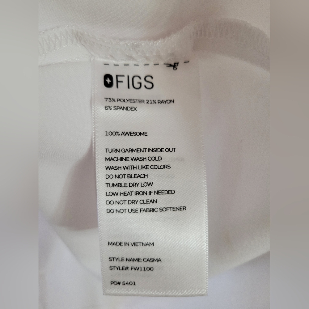 NWOT FIGS Casma Three-Pocket Scrub Top White Size Medium - Picture 5 of 9